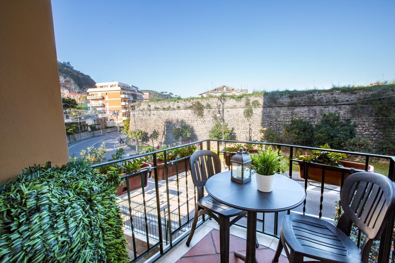Hotel Palazzo Aranci Sorrento Coast Exterior foto